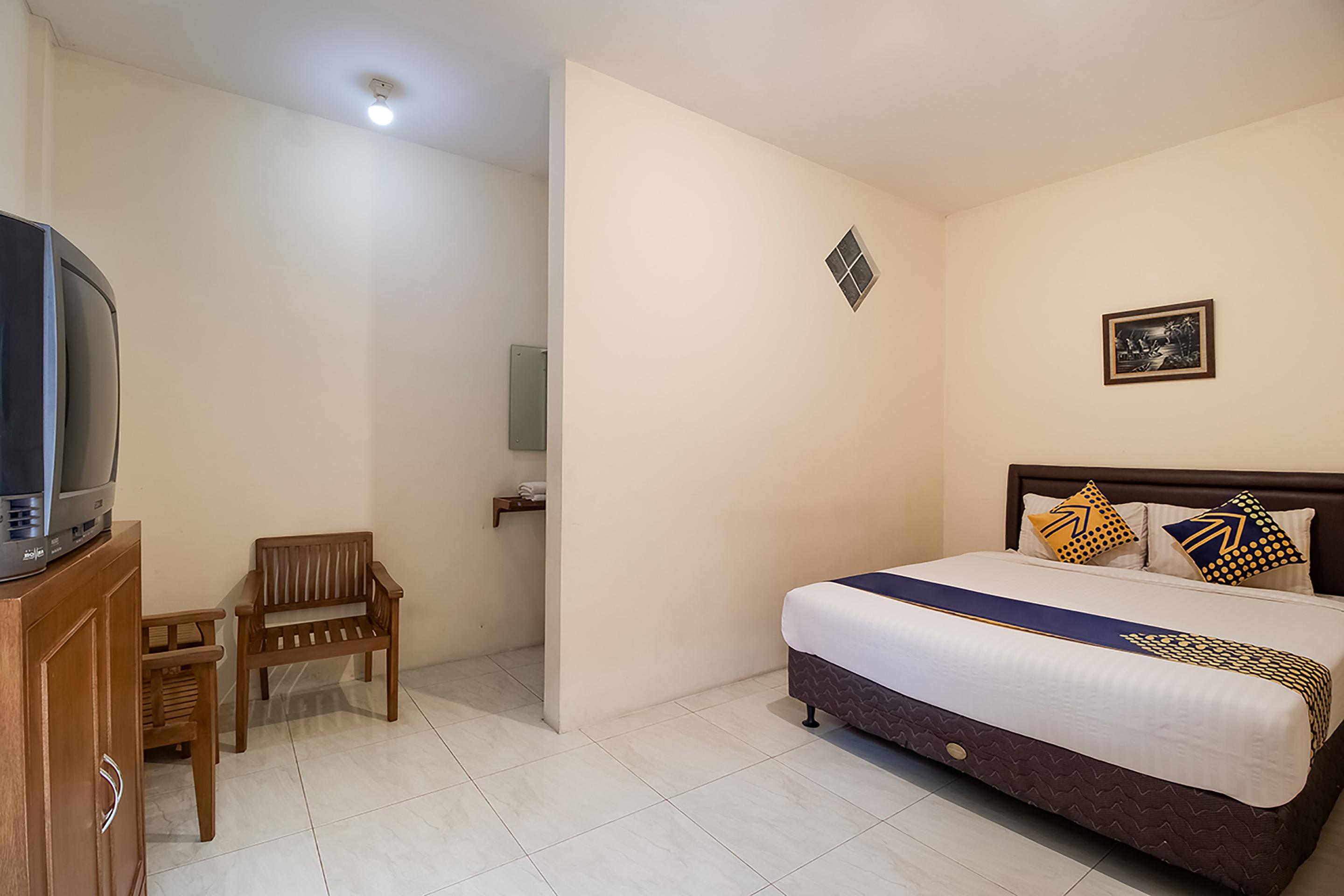 Hotel Reddoorz Near Alun Alun Cianjur Extérieur photo