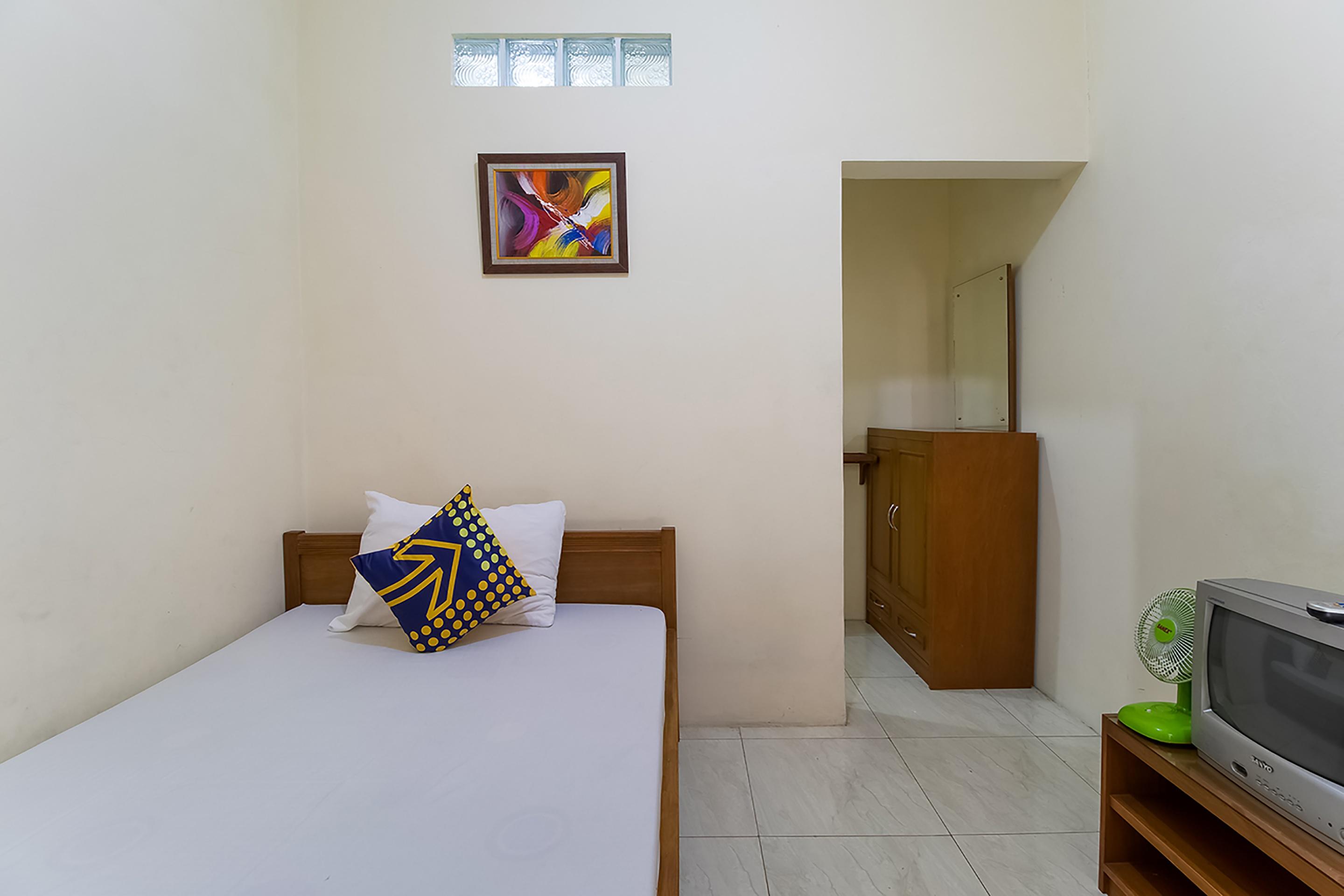 Hotel Reddoorz Near Alun Alun Cianjur Extérieur photo