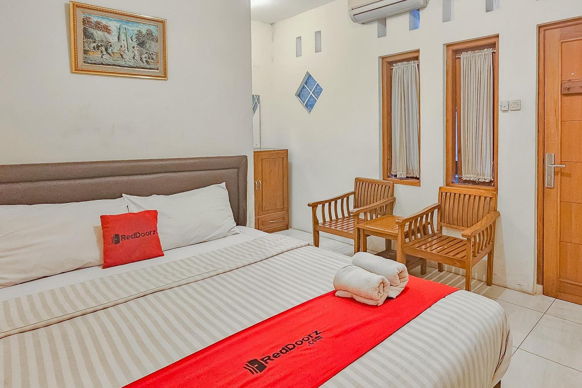 Hotel Reddoorz Near Alun Alun Cianjur Extérieur photo